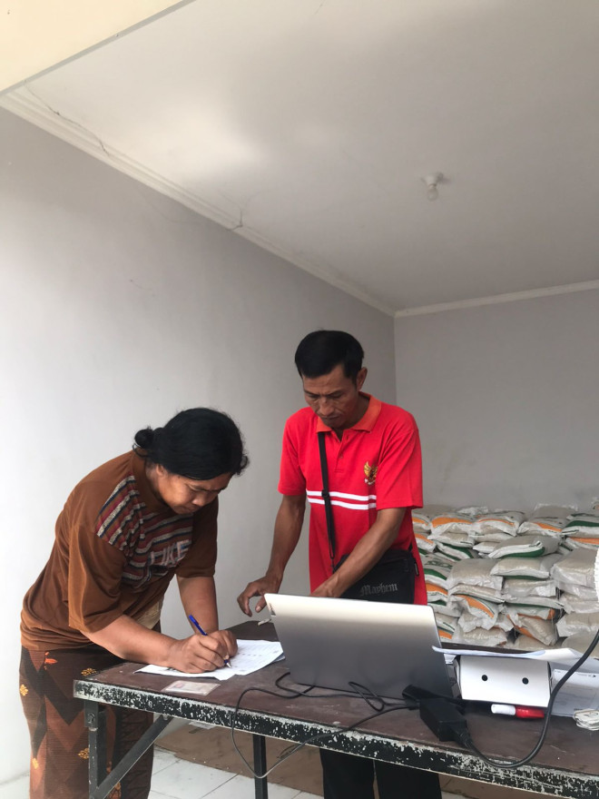 PROGRAM PENYALURAN BANTUAN PANGAN CADANGAN BERAS PEMERINTAH DI DESA KABA-KABA